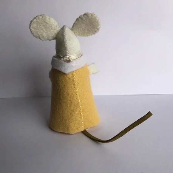 Mother felt Mouse art doll butter yellow dress pendant hand-sewn Handmade gift - Picture 5 of 8